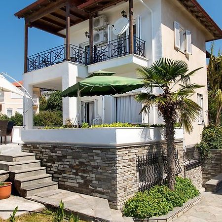 Beach Front Villa Nea Kallikrateia Экстерьер фото