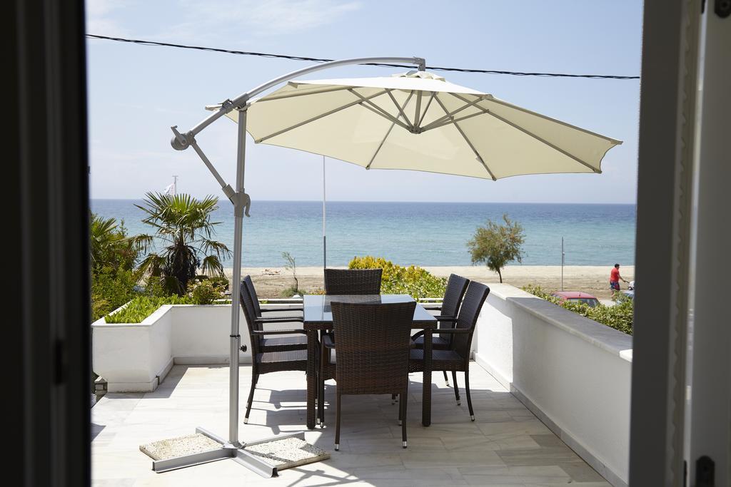 Beach Front Villa Nea Kallikrateia Экстерьер фото
